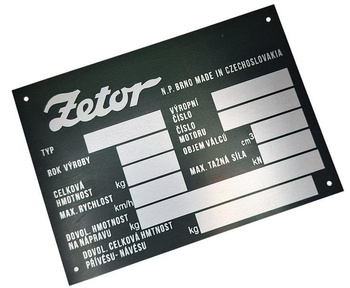 Zetor 7011 tabliczka znamionowa