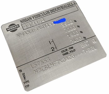 Nissan tabliczka tłoczona nr 2