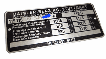 Mercedes W115 tabliczka znamiomnowa tłoczona