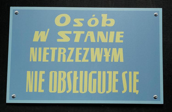 Osób w stanie nietrzeźwym- tablica PRL